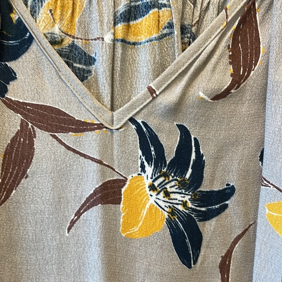 Top✨ - Picture 3 of 9